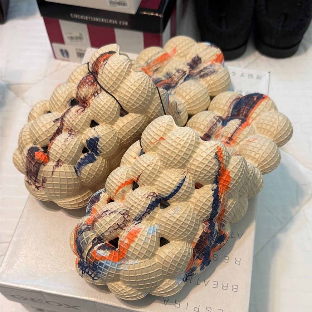 NWT bubble slippers
